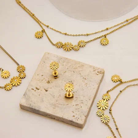 Gold Daisy flower jewelry set